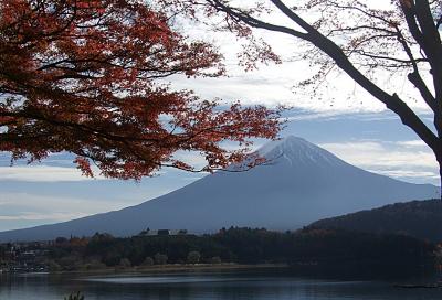 紅葉を楽しむ、富士五湖の旅