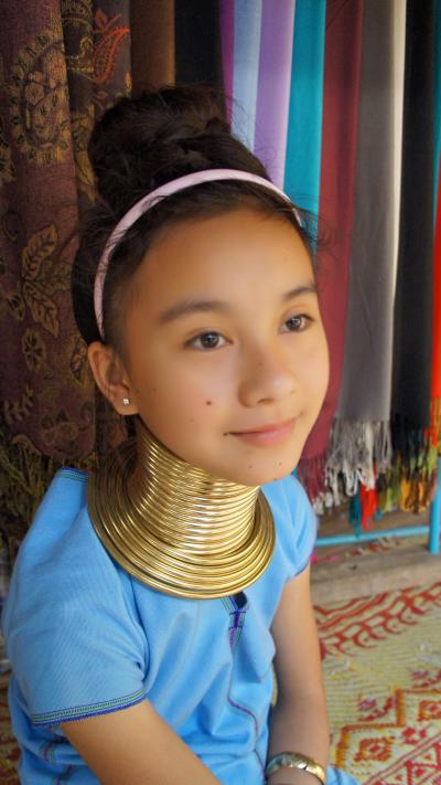 Sabaai! Northern Thailand（6）メーサロンの茶畑でくつろぎ、周辺の山岳民族とタートンのロングネックカレン村を訪ねる。