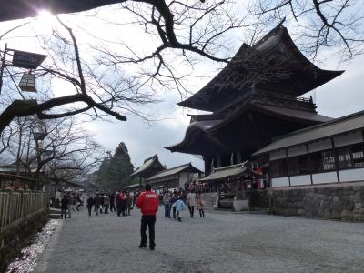 小雪が降る中「阿蘇神社」で初詣で。臼杵で「フグ料理」も堪能してきました。