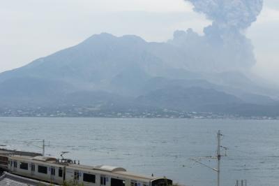 鹿児島・宮崎（１）---目の前で桜島が噴火！灰で真っ白な鹿児島の街を歩く