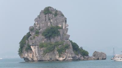 混沌の旧市街散策とハロン湾