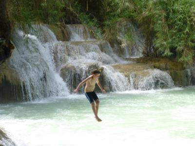 2013 ラオス・ベトナムの旅 4　ルアンパバーンからクアンシーの滝へ