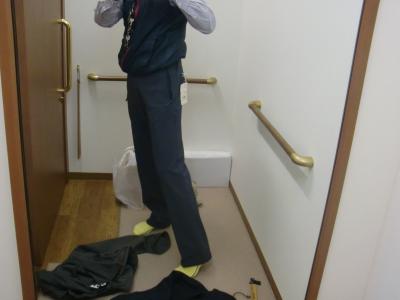 ♪13年10月29日(雨降りの火)出勤前に アウトレットシリーズ 第一目的地は モンベルショップだ。