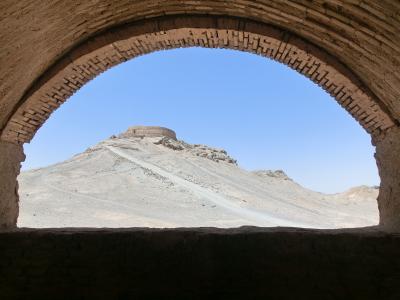 イランの旅再び（沈黙の塔）