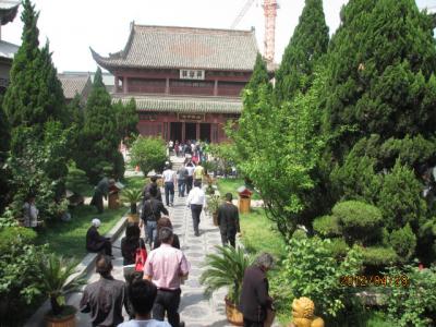 中国・歴史の旅（１０６）「相国寺」の五百羅漢堂を出て蔵経堂へ。 