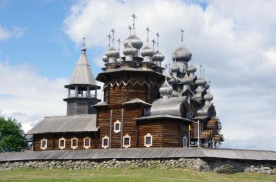 キジー島とサンクトペテルブルクへ行ってきました。