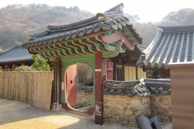 2011春、韓国旅行記23(7/32)：順天市、松広寺、花祭の飾り、獅子楼、鐘鼓楼