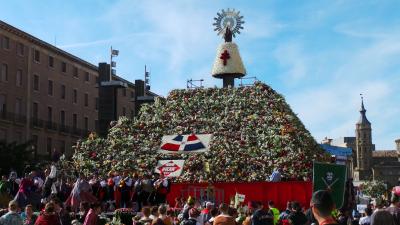 ピラール祭のサラゴサへ！　1　献花式