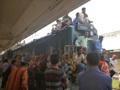 バングラデシュ旅行３日目　～列車に乗って港町ナラヤンゴンジに行く～