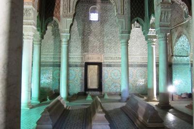 2012正月、モロッコ王国旅行記(6/49)：1月7日(3)：マラケシュ、サアード朝の墳墓群、12円柱の間