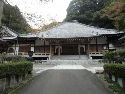 武蔵高尾　鎌倉幕府最高の実務家で頼朝没後は北条義時と共に政局運営した御家人大江広元の庶流で片倉城主長井氏が南北朝期に開基した『高乗寺』散歩