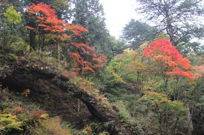 2012年　10月　　雨上がりの関東パワースポット「榛名神社」で七福神探しと初秋の鞍掛岩の紅葉