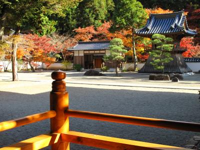 紅葉の山寺　佛通寺