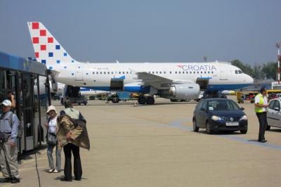 2012初夏、クロアチア等の東欧旅行(2/50)：6月21日(1)：ドーハ国際空港からザグレブ空港へ、聖母被昇天大聖堂