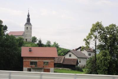 2012初夏、クロアチア等の東欧旅行(11/50)：6月22日(2)：クロアチアから陸路でスロヴェニアのポストイナへ　