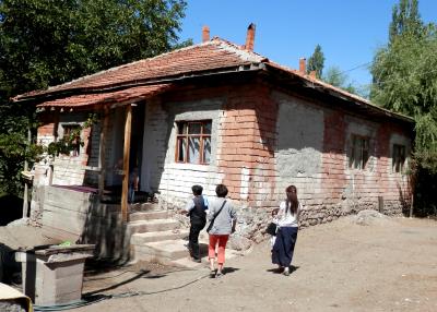 2013.8トルコの友人の実家を訪ねて29-友人の生まれ故郷の小さな村　昼食をごちそうになる