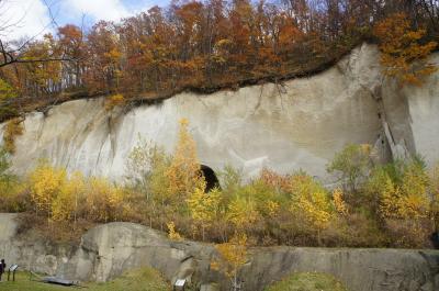 11月上旬の旅 紅葉めぐり 藻南公園札幌軟石採掘場跡&藻岩山&中島公園