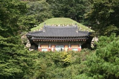 2012初秋、韓国旅行記25(12/20)：9月20日(1)：慶州、石窟庵、寿光殿、彼岸花