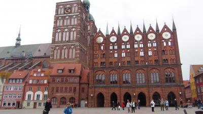 市庁舎のファサードが美しい・・・・・シュトラールズンド Stralsund・・・・ハンブルグから北ドイツを巡る旅