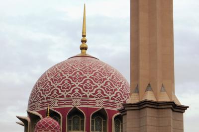 2012暮、マレーシア旅行記2(4/32)：12月15日(2)：プトラジャヤ、車窓の官庁街、ピンク・モスク、首相官邸