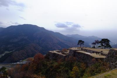 天空の城で有名になった竹田城址と紅葉の高源寺・高蔵寺を日帰りバスツアー