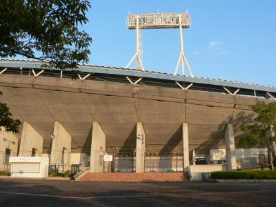 日本の旅　関西を歩く　神戸総合運動公園陸上競技場周辺