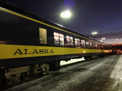 白銀の大地を駆け抜けるアラスカ鉄道、１２時間の旅