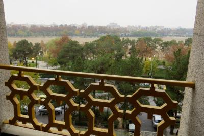 2012秋、イラン旅行記(35/56)：11月21日(1)：イスファハン(4)：イスファハンで泊ったホテル、ホテル界隈の早朝散策