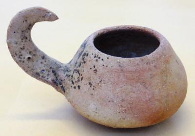 2012秋、イラン旅行記(48/56：補遺1)：11月17日：イラン考古学博物館(2/4)：多様な文様の焼物、瓶、壷、碗、高杯