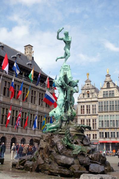 ５月なのに極寒！異常気象の欧州１７日間の旅⑰：　涙のアントワープ（１）