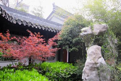 2012春、中国旅行記22(14/50)：4月15日(9)：泰州市、喬園、泰州市の古典庭園、太湖石の庭石