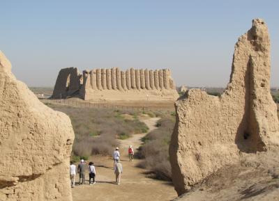 トルクメニスタンの旅（３）・・シルクロードの重要な隊商都市として栄えたメルヴ遺跡を訪ねて