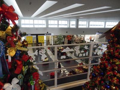クリスマスムードの神戸空港。