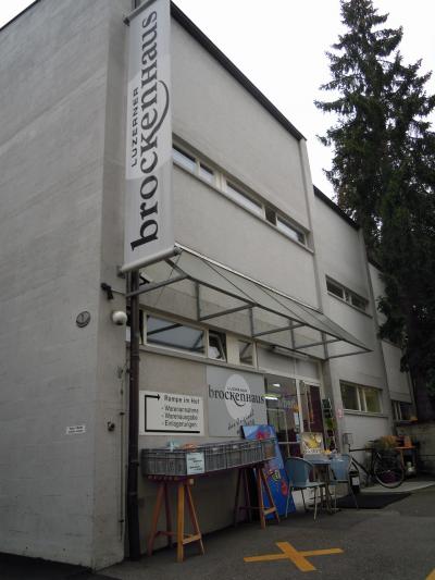 スイス・ルツェルンのリサイクルショップ『Brockenhaus』【スイス情報.com】