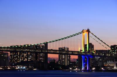 七色に輝くレインボーブリッジ＆東京タワー☆晴海ふ頭から見る東京の夜景