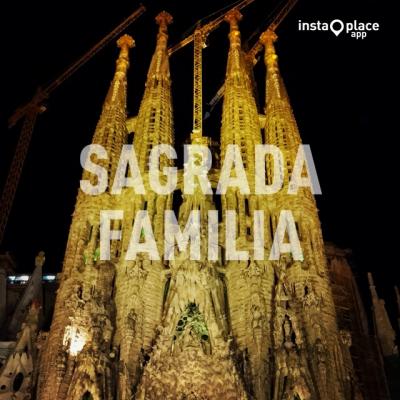 ライトアップのサグラダファミリア