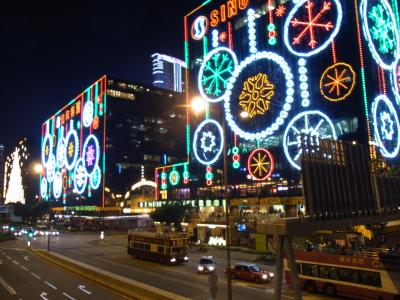 2013香港＆マカオ いろんなホテルに泊まる旅　その６（「チャーリー・ブラウンカフェ」、ビーズ街、「竹園海鮮飯店」、尖沙咀東のクリスマスイルミネーション）
