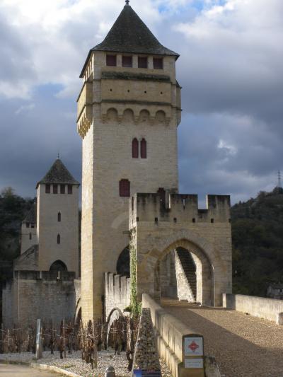 南西フランス3週間の旅　【１４】カオールの初日は橋と大聖堂周辺を散策