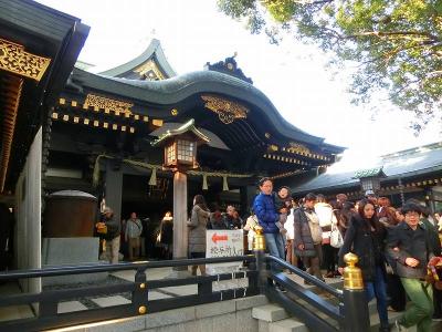 穴八幡神社はそんなに混んでいませんでした