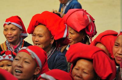 SaPa 少数民族の村々　9ターフィン村 赤帽部隊の攻勢にみまわれる赤ザオ族の村