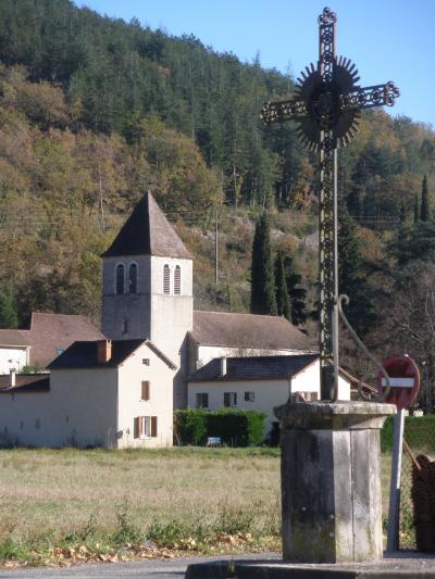 南西フランス3週間の旅　【１８】La Tour de Faure でバスを待ち、カオールへ