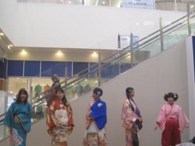 イオン　津　城山店　あいち戦国姫隊の演舞！！　