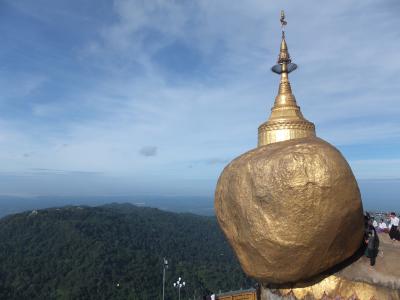 ゴールデンロック　チャイティーヨー　ＩＮ　ミャンマー