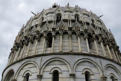 2013秋、イタリア旅行記2(33/53)：9月29日(7)：ピサ(3)：ピサ大聖堂、洗礼堂、納骨堂、十字軍、ミラノへ