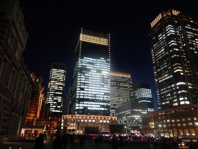 東京駅丸の内側の夜景