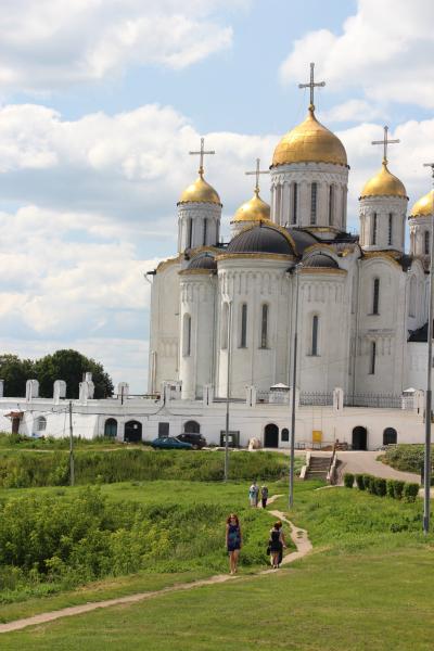 2013年ロシア旅行～13年ぶりの再訪を３年前にあきらめた旅行計画で実現【第６日目：ウラジーミル】（１）見晴らしの良い高台の上にそびえる世界遺産の白亜の聖堂