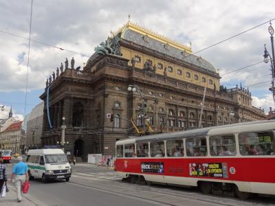 プラハのオペラハウス