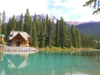 わんだふるカナダ その5 カナダプレイス モレーン レイク エメラルドレイク