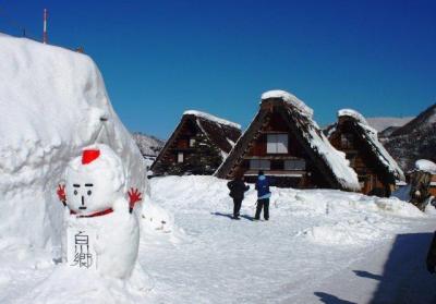 バスに揺られてとある温泉へ　　②岐阜県(白川郷・飛騨高山）