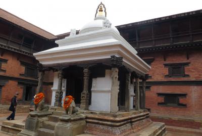 2014新春、ネパール旅行記(14/42)：1月23日(5)：パタン、ダルバール広場、旧王宮、旧王宮の中の彫像